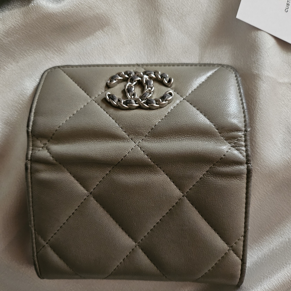 Authentic Chanel 19 Gray Taupe Wallet - Picture 10 of 12